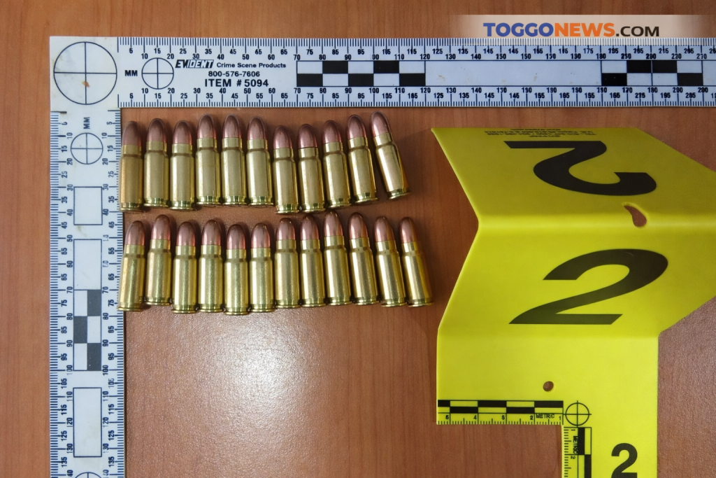 Policia në Mitrovicën e Jugut realizon bastisje dhe sekuestron armë e municion