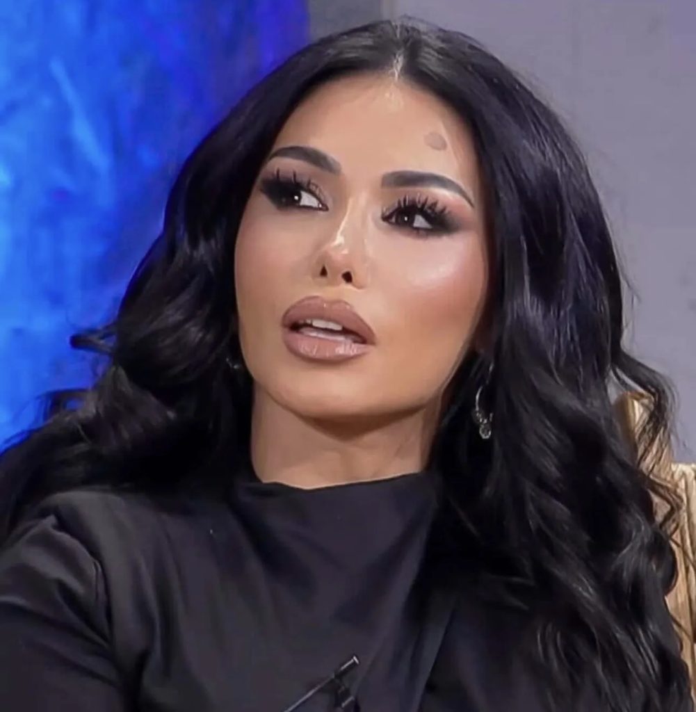 As Soni as Sanije/ Këngëtarja u zbulon fermerëve emrin e saj të vërtetë