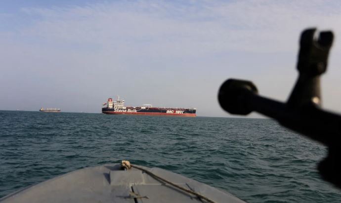 Irani mbyll sërish ngushticën e Hormuzit: Nën kontrollin tonë të rreptë